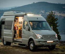 Vinn hyra av en lyxig husbil